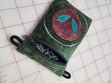 Load image into Gallery viewer, OOAK Trapsack- Alien