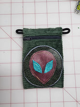 Load image into Gallery viewer, OOAK Trapsack- Alien
